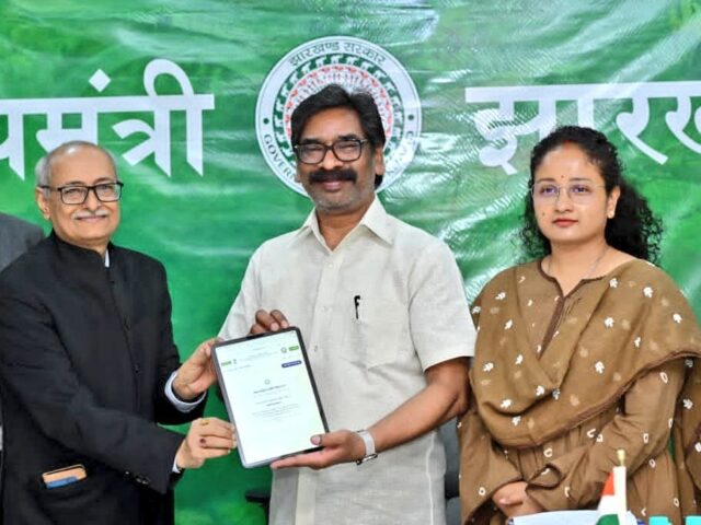 रांची में मुख्यमंत्री हेमंत सोरेन ने किया सेल्फ एन्यूमरेशन, जनगणना 2027 को बताया विकास की कुंजी