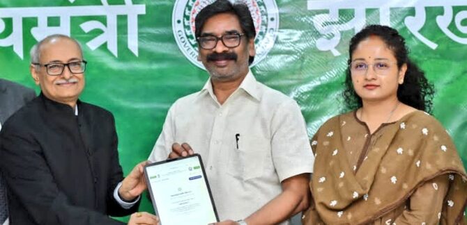 रांची में मुख्यमंत्री हेमंत सोरेन ने किया सेल्फ एन्यूमरेशन, जनगणना 2027 को बताया विकास की कुंजी