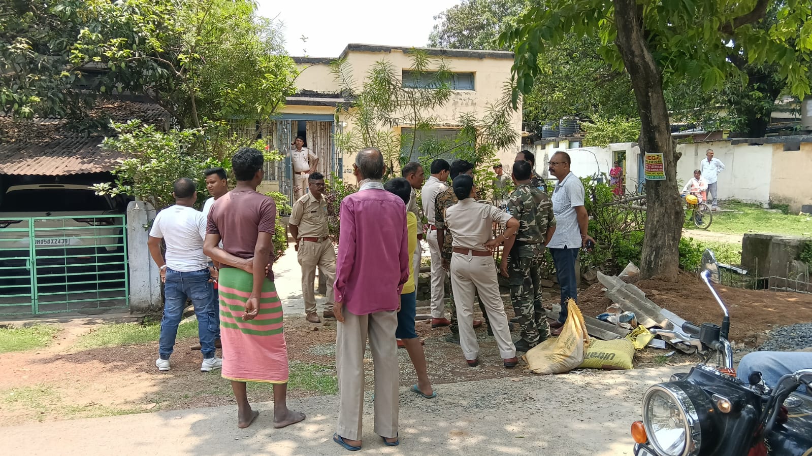 जमशेदपुर में ट्रिपल मर्डर से सनसनी: पत्नी, बेटी और बेटे की हत्या के बाद आरोपी ने खुद पुलिस को किया फोन