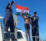 7 साल के इशांक सिंह ने रचा इतिहास: 9 घंटे 50 मिनट में 29 KM तैरकर बनाया वर्ल्ड रिकॉर्ड