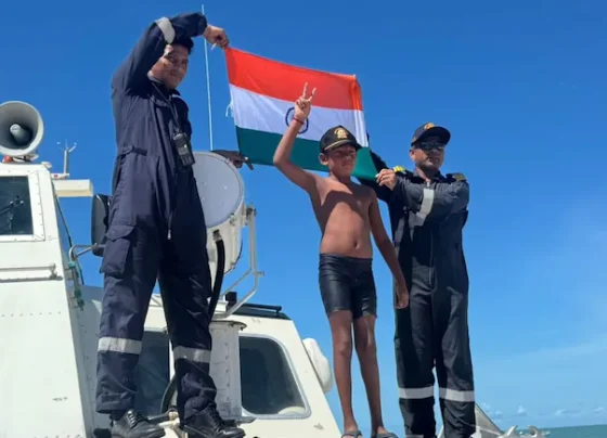 7 साल के इशांक सिंह ने रचा इतिहास: 9 घंटे 50 मिनट में 29 KM तैरकर बनाया वर्ल्ड रिकॉर्ड