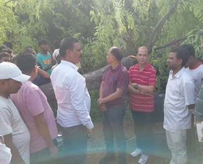लातेहार में तेज तूफान का कहर: घर पर पेड़ गिरने से महिला की मौत, परिवार सदमे में